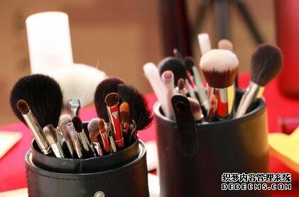 新年怎么穿？时髦精都靠这份穿搭攻略散发魅力